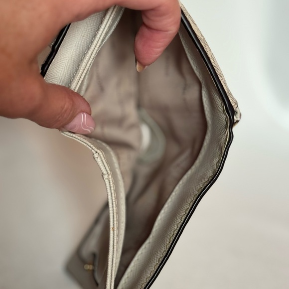 Michael Kors Wallet - Picture 8 of 10
